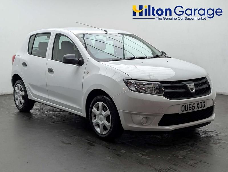Used Dacia Sandero Ambiance 2015 White Hatchback