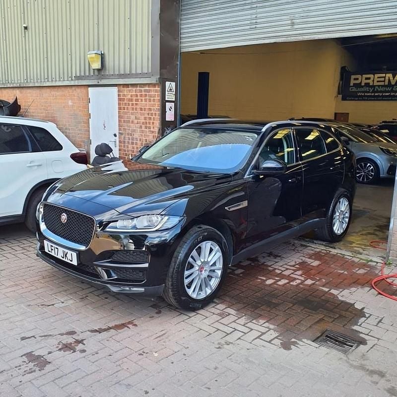 Used Jaguar F-Pace Portfolio 180 HP (132 kW) 2017 Black SUV