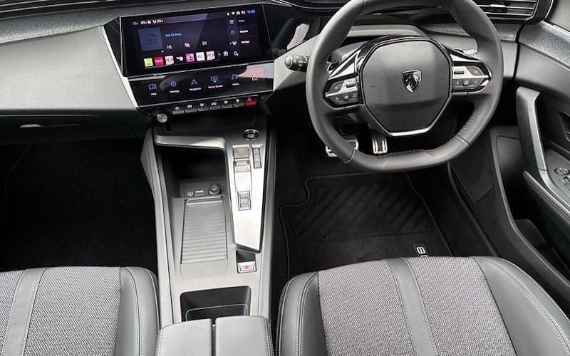 Used Peugeot 308 Allure 131 HP (96 kW) 2024 Hatchback