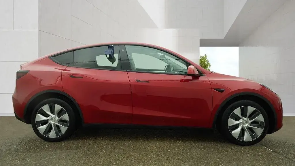 Used Tesla Model Y 282 kW (384 HP) 2024 Red SUV