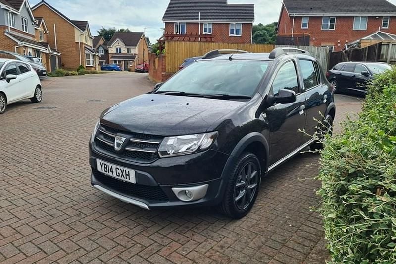 Black Used 2014 Dacia Sandero Lauréate Hatchback | £3,295 (Super price) - Image 1/1