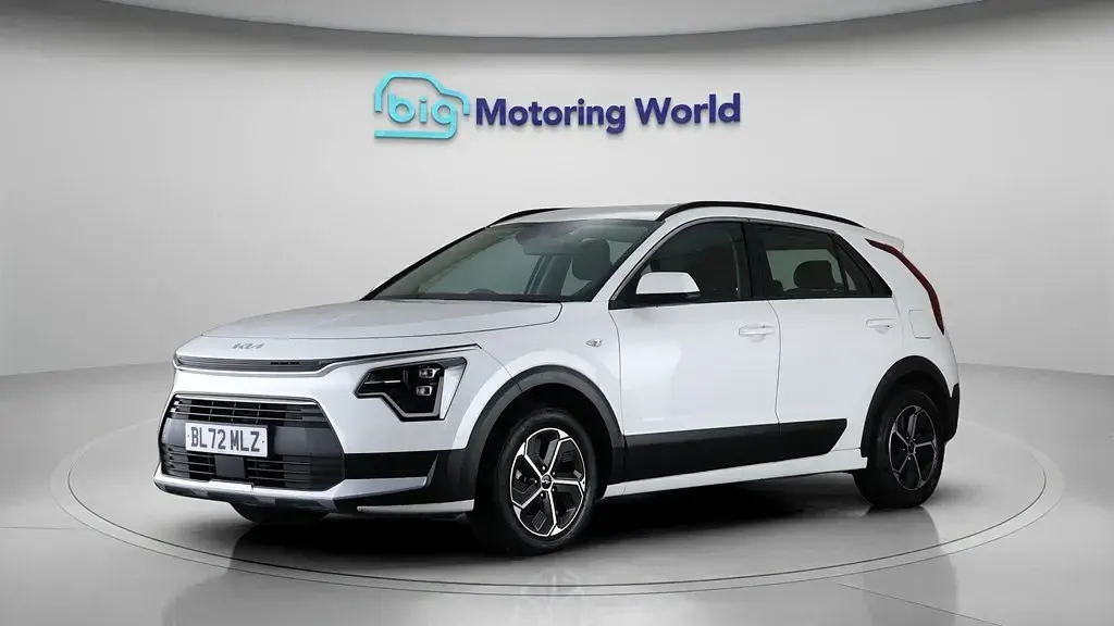Gebraucht Kia Niro 139 PS (102 kW) 2023 Weiß SUV