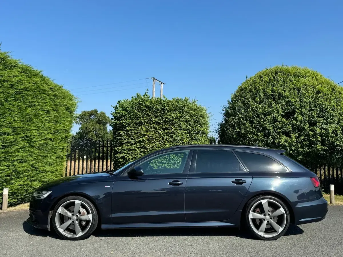 Used Audi A6 Black Edition 320 HP (235 kW) 2015 Blue Estate
