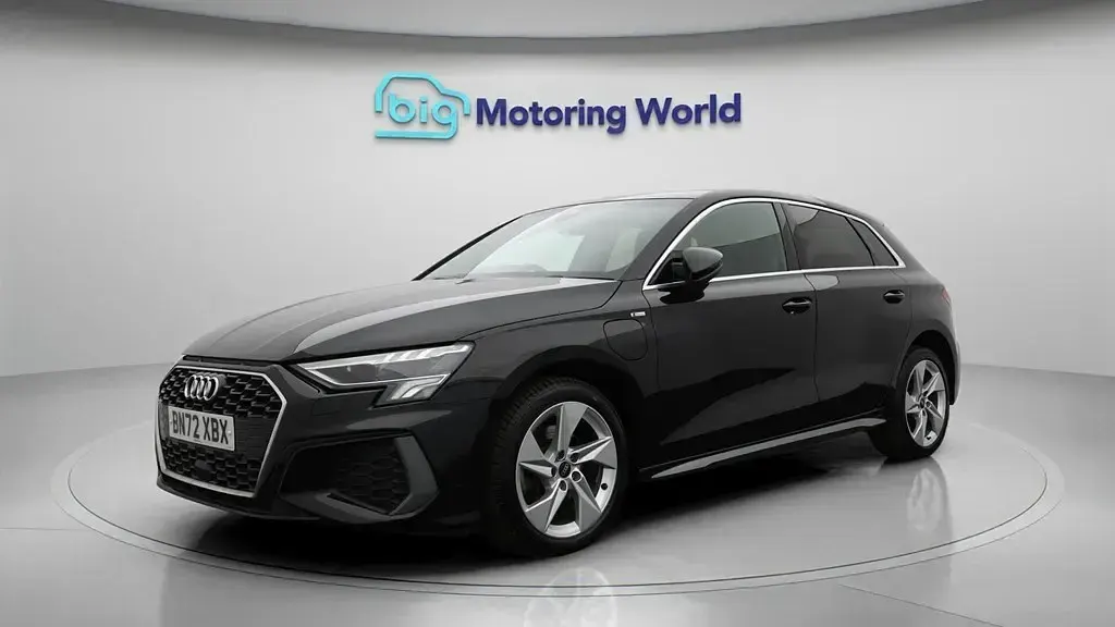 Begagnad Audi A3 Sportback e-tron S-Line 204 HK (150 kW) 2022 Svart Halvkombi