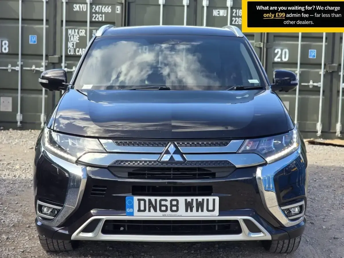 Używany Mitsubishi Outlander P-HEV 2018 Czarny Kombi
