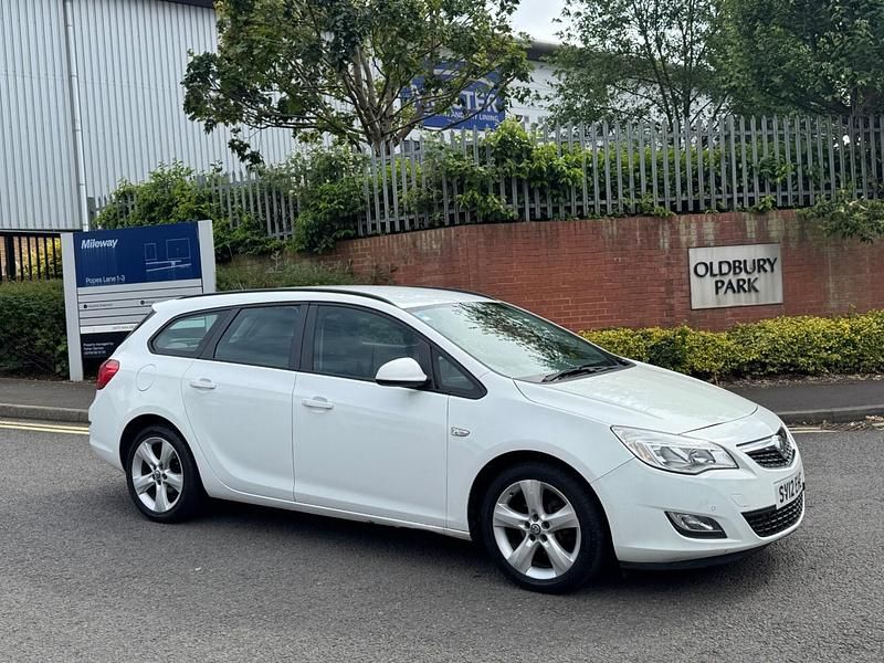 Usado Vauxhall Astra 95 CV (69 kW) 2012 Blanco Familiar