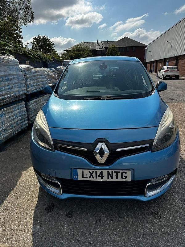 Blue Used 2014 Renault Grand Scénic III Dynamique MPV | £2,195 (Fair price) - Image 1/4
