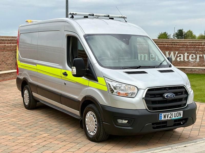 Usado Ford Transit Trend 170 CV (125 kW) 2021 Plateado Van