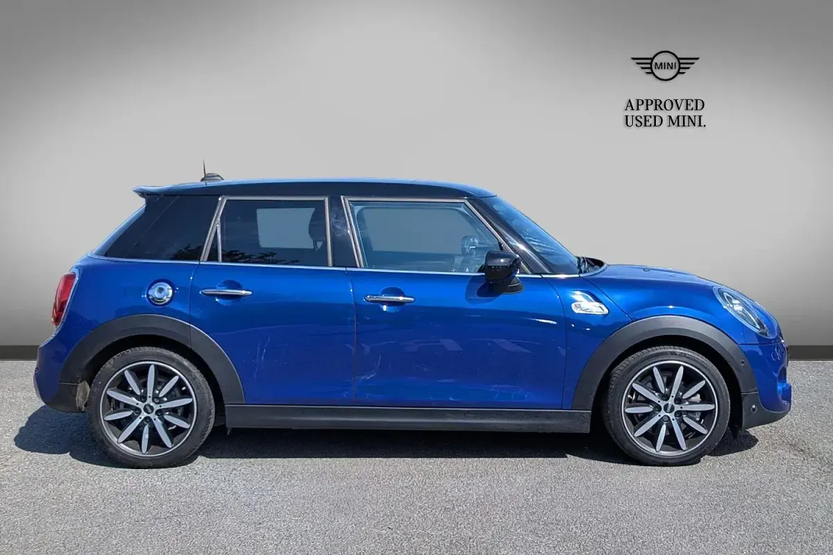 Used Mini Cooper S Exclusive 189 HP (139 kW) 2019 Blue Hatchback
