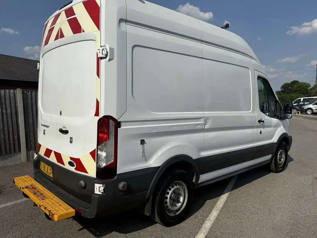 Used Ford Transit 130 HP (95 kW) 2019 White Van