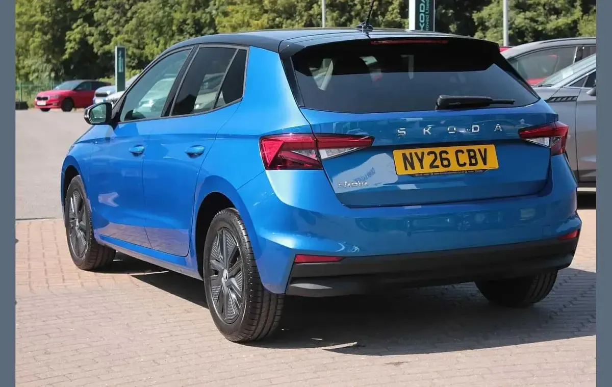New Skoda Fabia Design Edition 79 HP (58 kW) 2026 Race blue metallic black magic pearl effect Hatchback