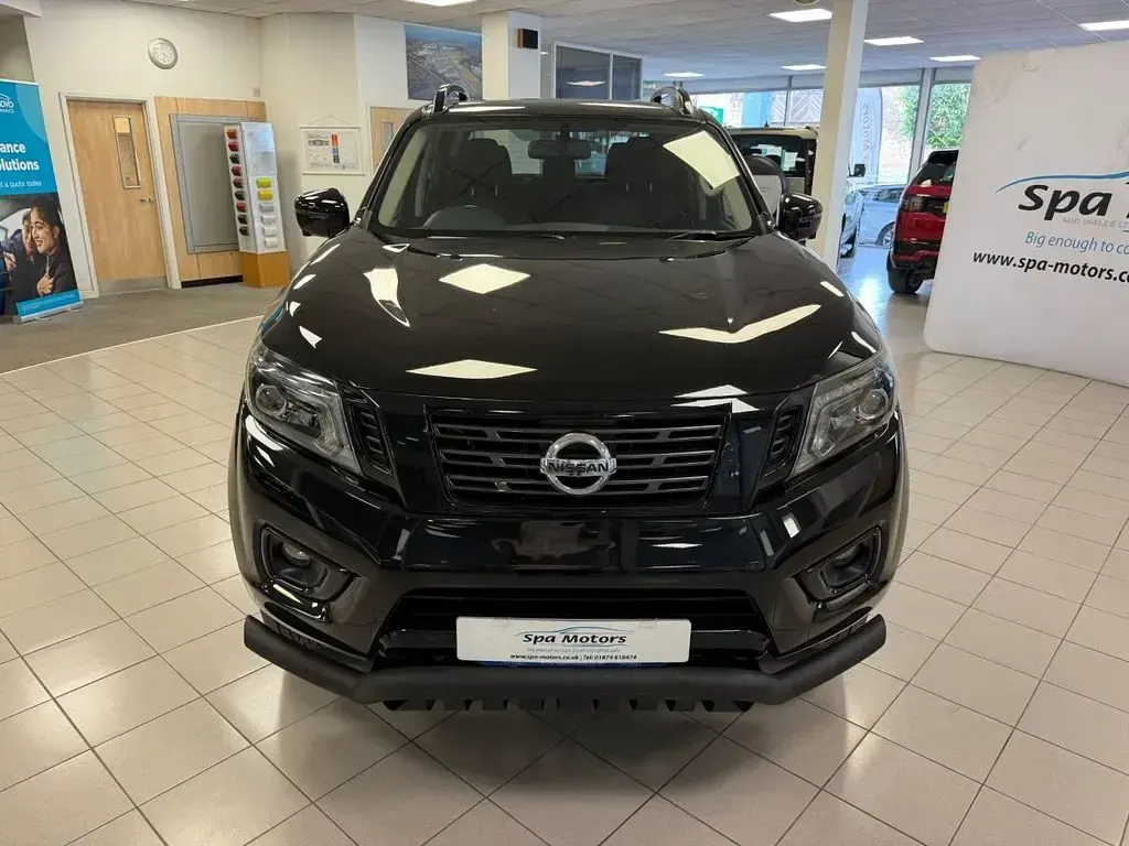 Used Nissan Navara N-Guard 190 HP (139 kW) 2020 Black Pickup