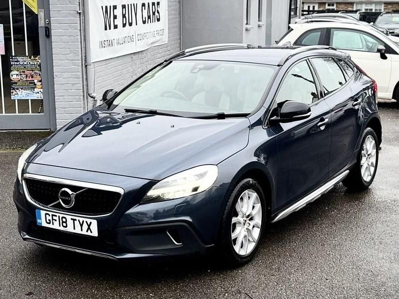 Used Volvo V40 Pro 152 HP (111 kW) 2018 Blue Hatchback