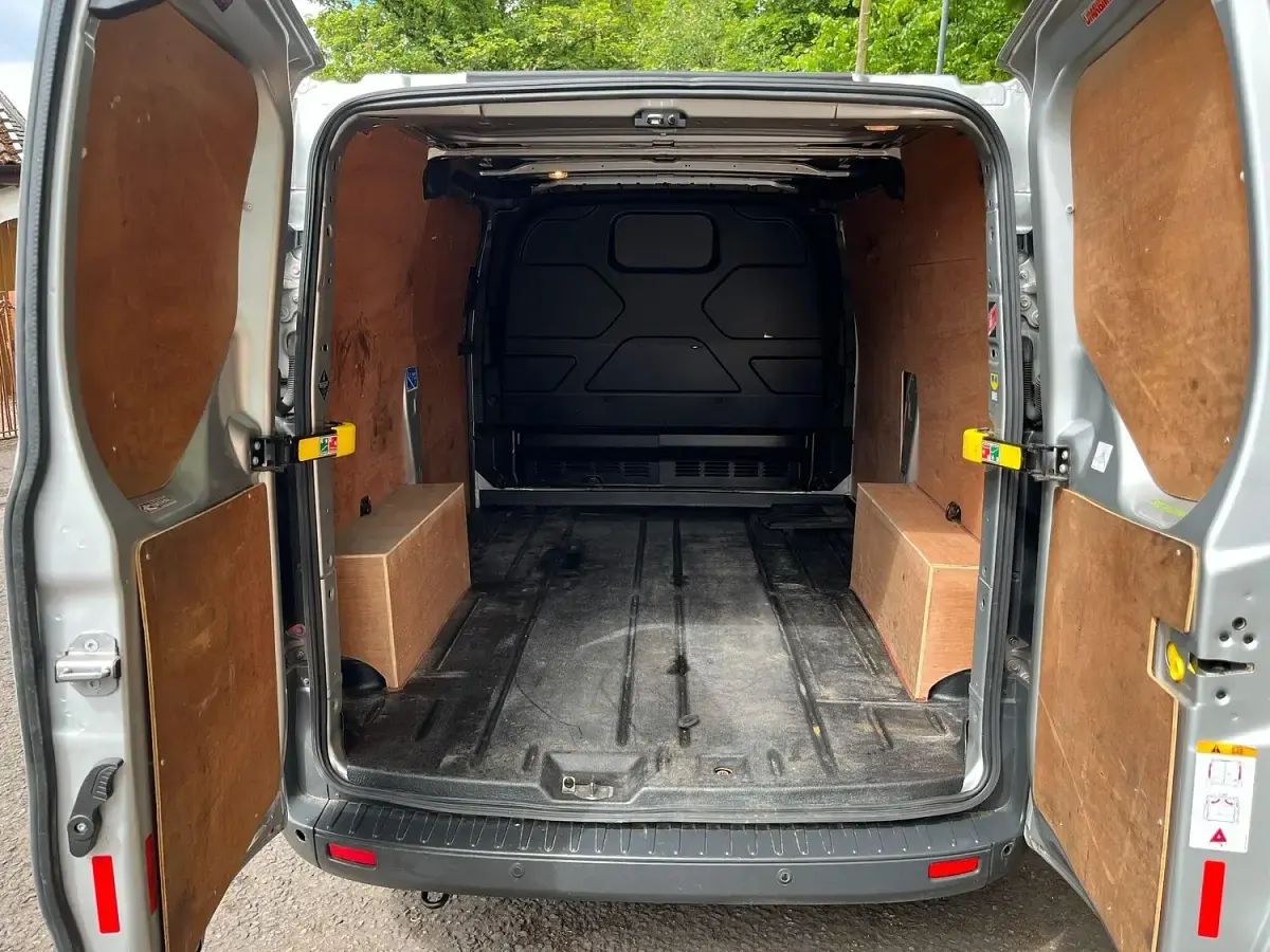 Used Ford Transit Custom Trend 105 HP (77 kW) 2017 Silver Van