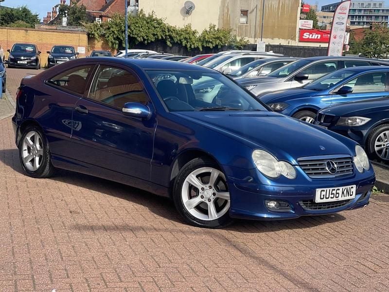 Used Mercedes C180 SE 143 HP (105 kW) 2006 Blue Coupe