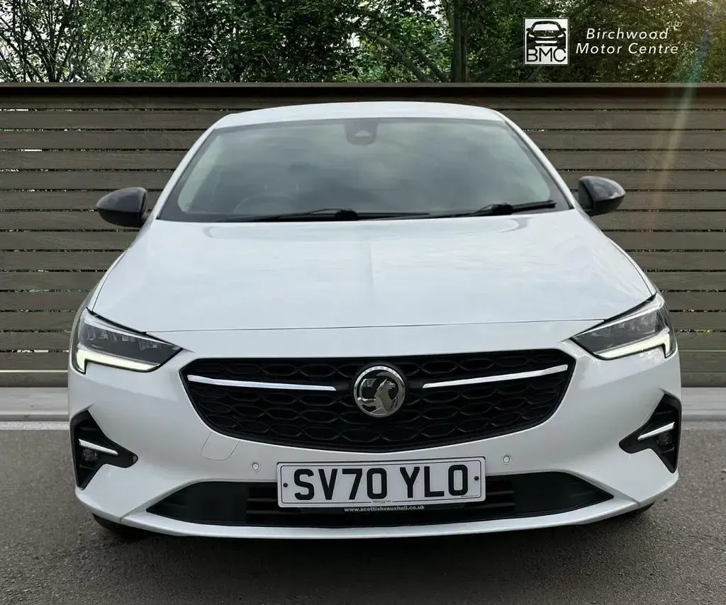 Used Vauxhall Insignia 160 HP (117 kW) 2020 White Hatchback