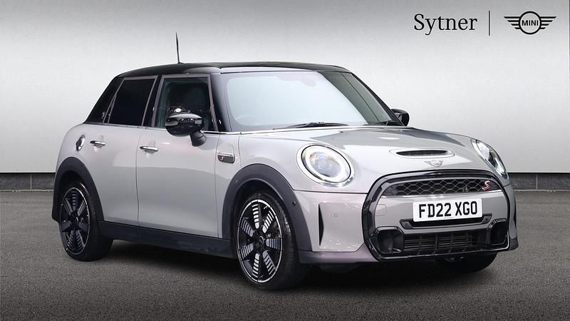 Grey Used 2022 Mini Cooper S Exclusive Hatchback | £21,750 (Fair price) - Image 1/4