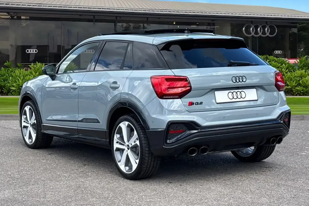 Nuevo Audi SQ2 Design 300 CV (220 kW) 2026 Gris SUV
