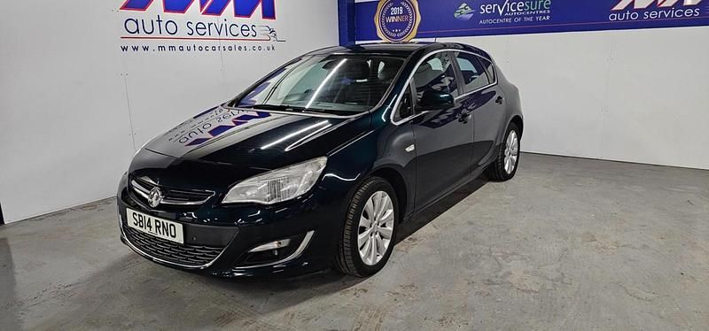 Used Vauxhall Astra Elite 2014 Green Hatchback