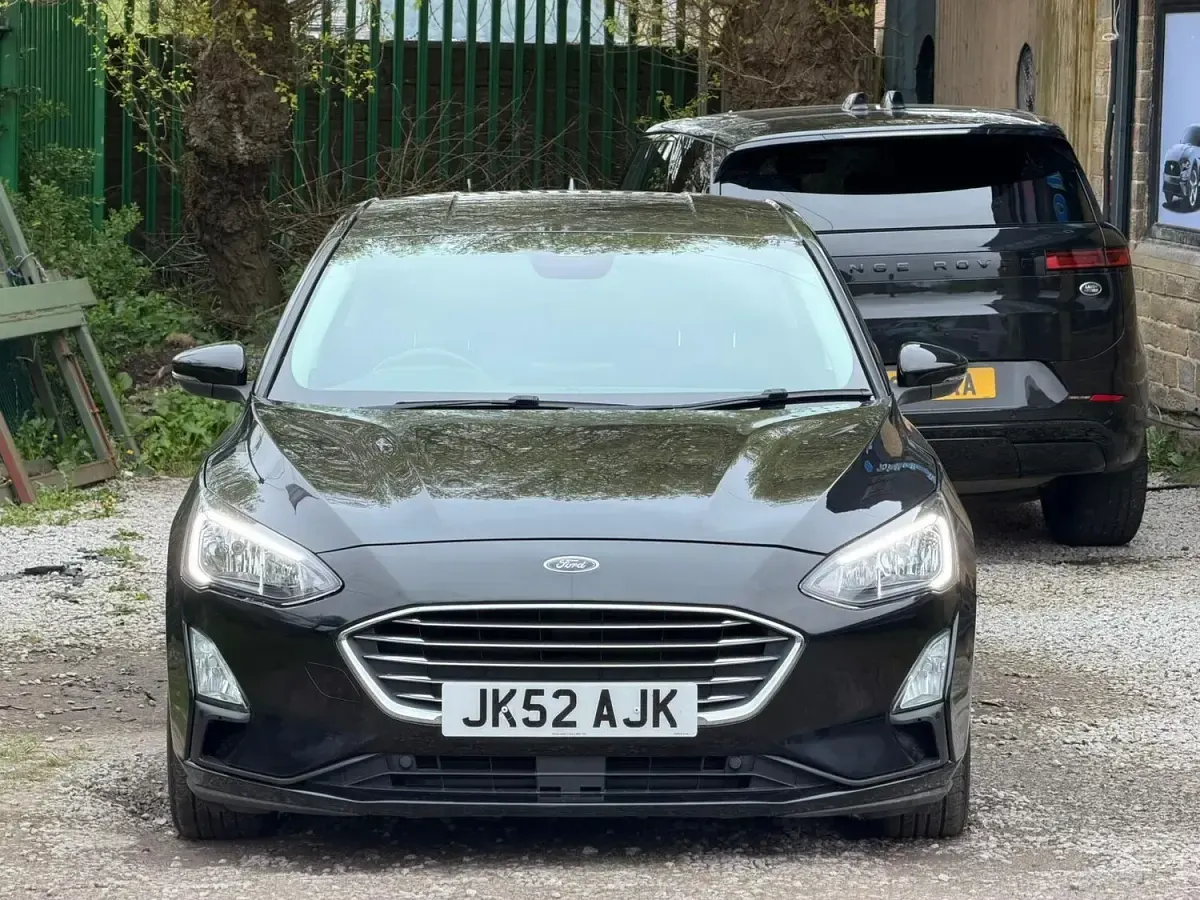 Käytetty Ford Focus Titanium 2018 Musta Viistoperä