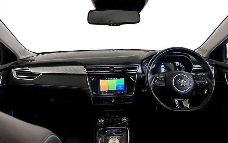 Used MG MG5 EV Exclusive 114 kW (156 HP) 2022 Silver Estate