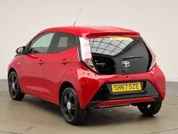 Used Toyota Aygo X-clusiv 68 HP (50 kW) 2017 Red Hatchback