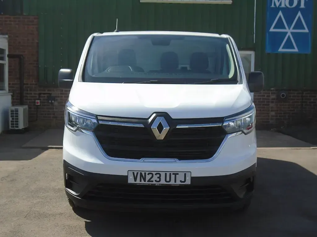 Used Renault Trafic 2023 White MPV