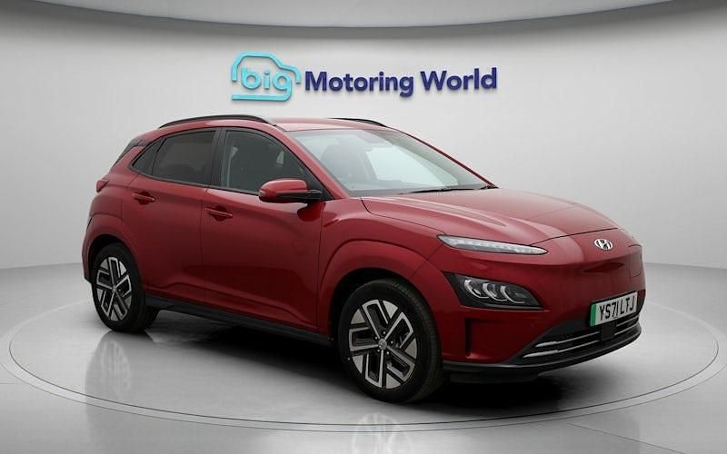Used Hyundai Kona Premium 150 kW (204 HP) 2022 Red SUV
