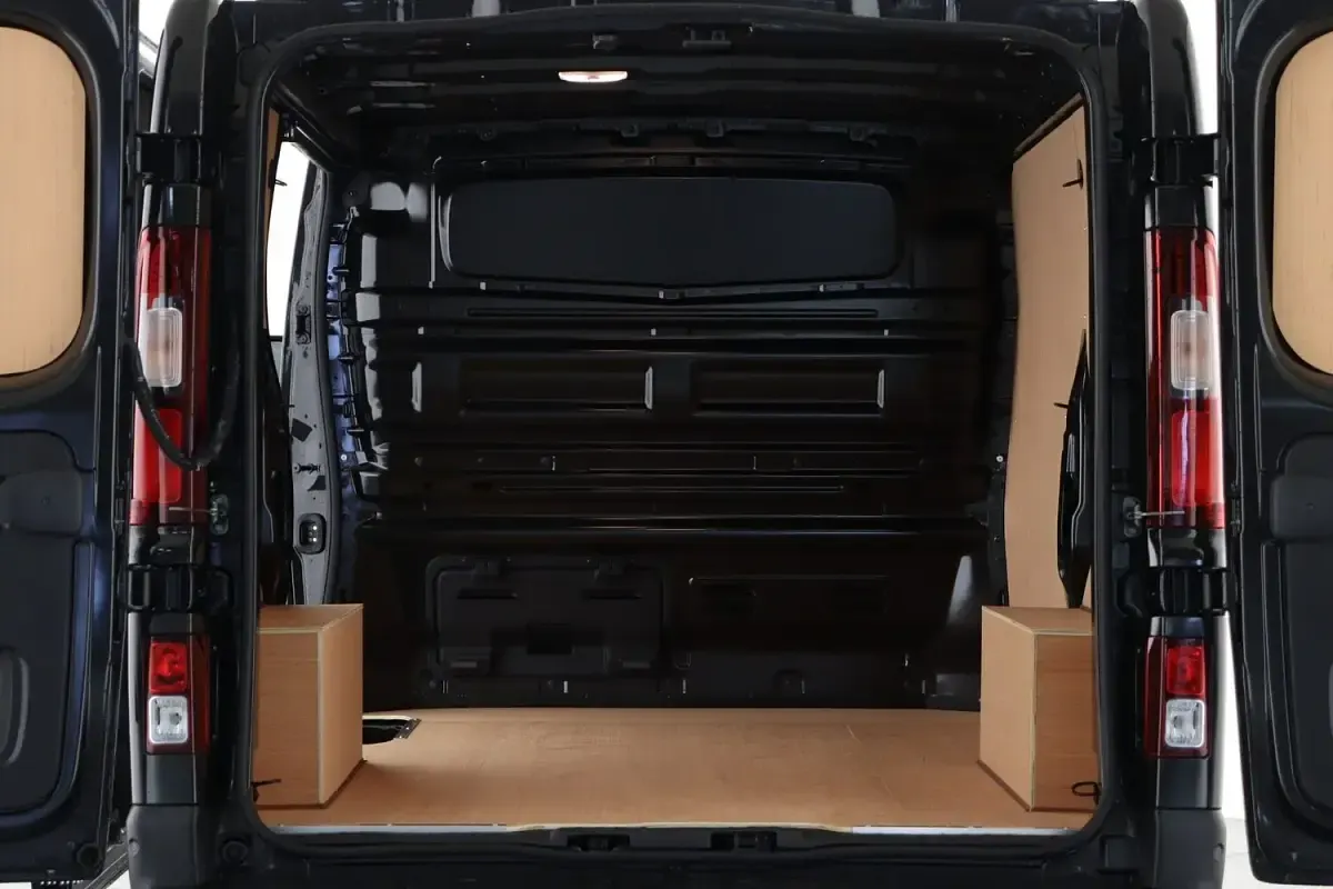 New Renault Trafic 2026 Black