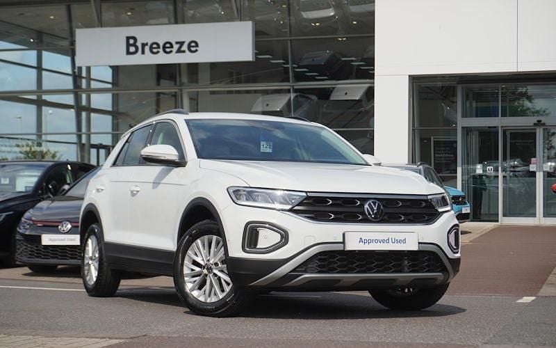 Used 2025 VW T-Roc Life SUV | £20,990 (Good price) - Image 1/4