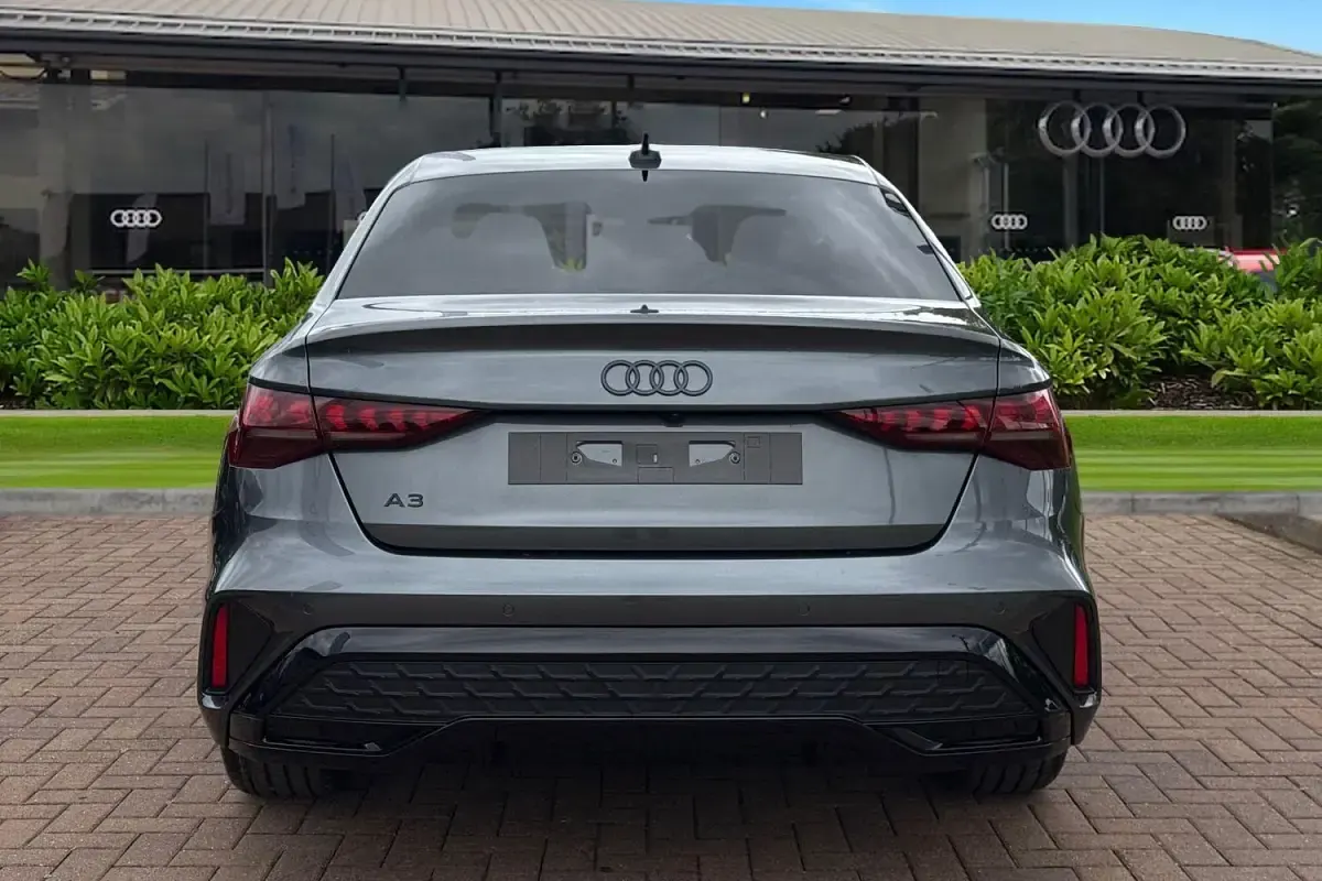 Ny Audi A3 Black Edition 2026 Grå Sedan