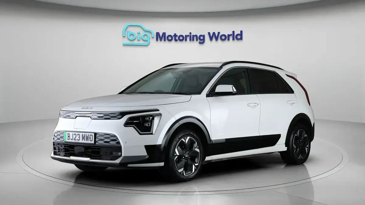 Used Kia e-Niro 147 kW (201 HP) 2023 White SUV
