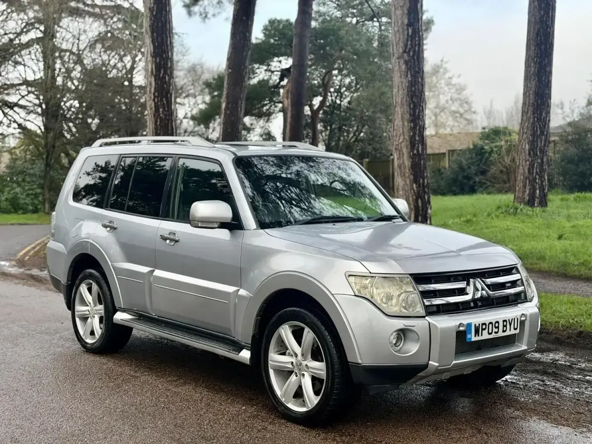 Usado Mitsubishi Shogun 2009 Prateado SUV