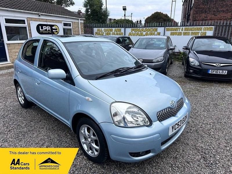 Silver Used 2003 Toyota Yaris Hatchback | £2,695 (Fair price) - Image 1/4