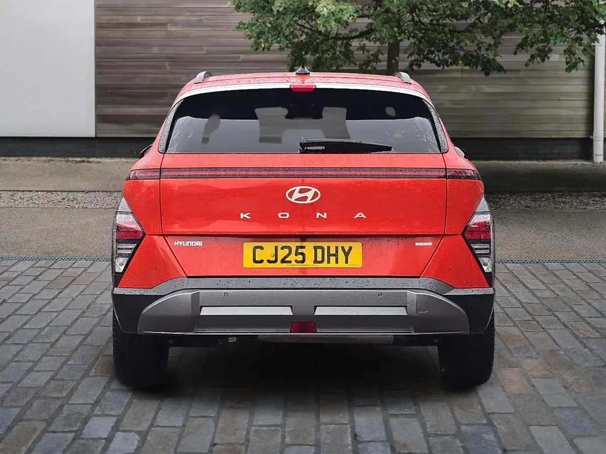Used Hyundai Kona Ultimate 141 HP (103 kW) 2025 Orange SUV