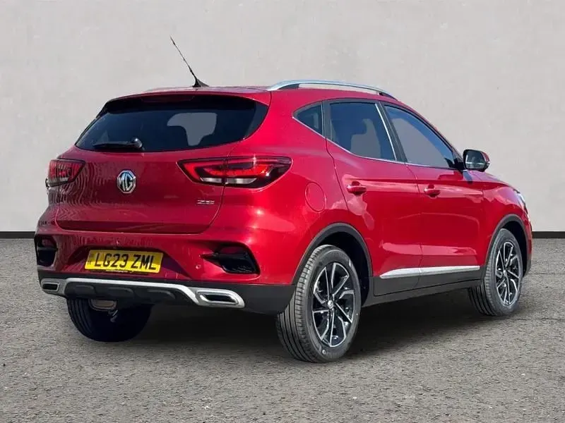 Usado MG ZS Exclusive 106 HP (77 kW) 2023 Vermelho SUV
