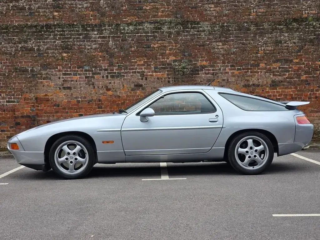 Used Porsche 928 GTS 340 HP (250 kW) 1995 Silver Coupe