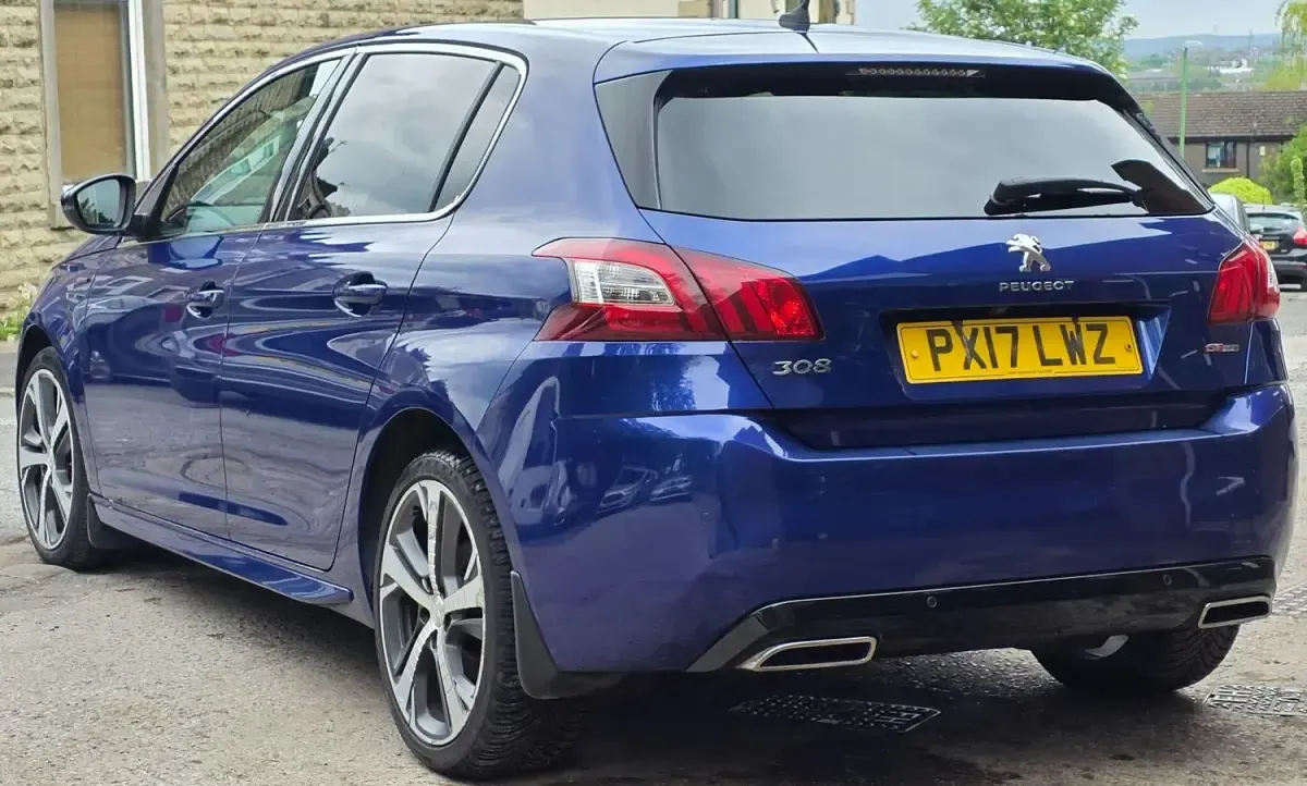 Używany Peugeot 308 GT-line 120 KM (88 kW) 2017 Niebieski Hatchback