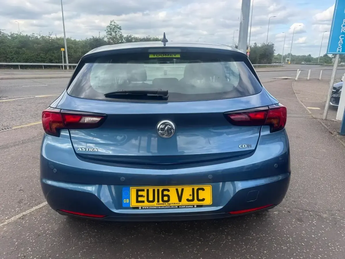 Used Vauxhall Astra 110 HP (80 kW) 2016 Blue Hatchback