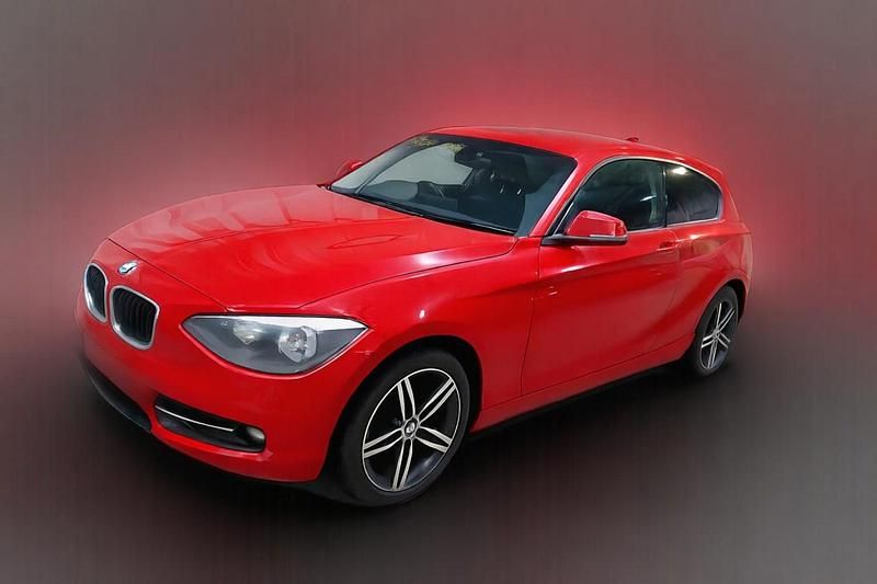Used BMW 116 Sport Line 2013 Red Hatchback