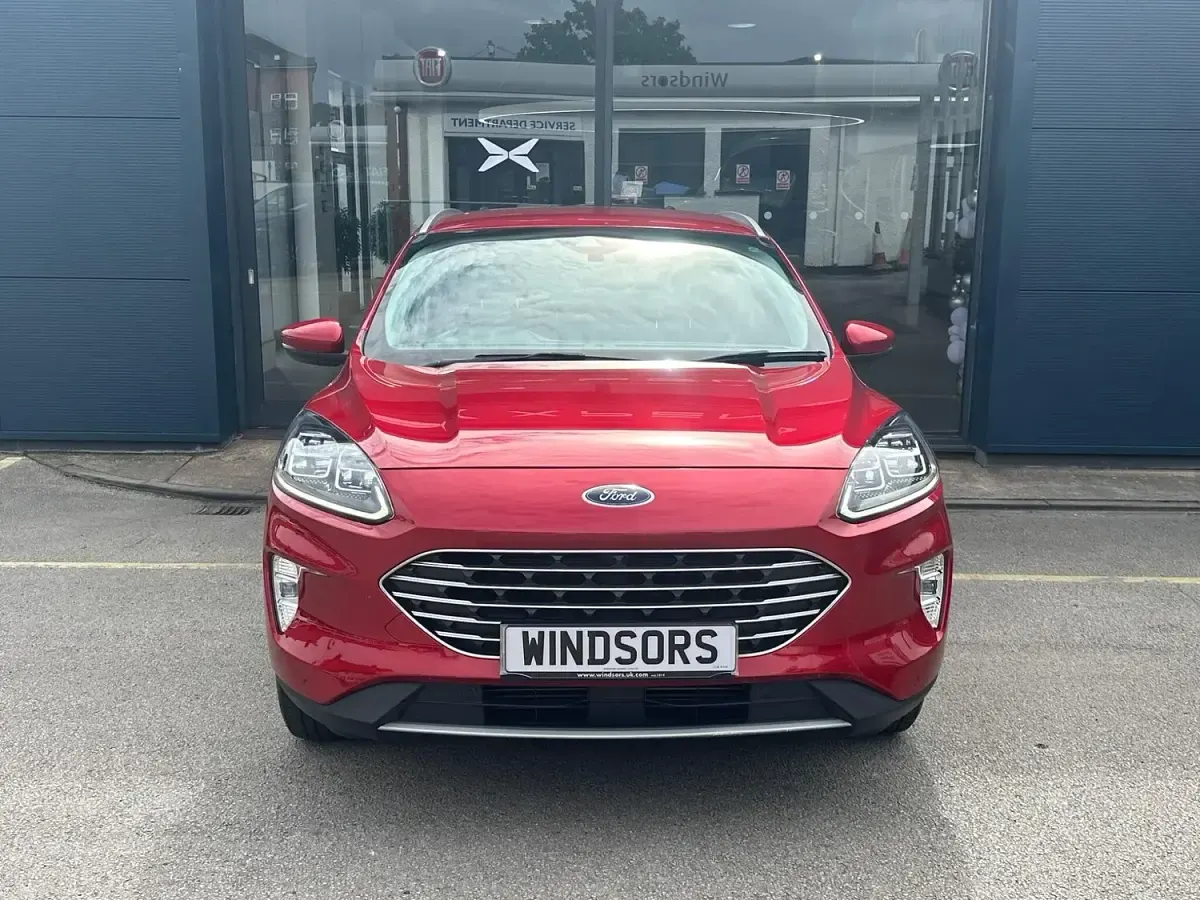 Used Ford Kuga Titanium 150 HP (110 kW) 2023 Red SUV