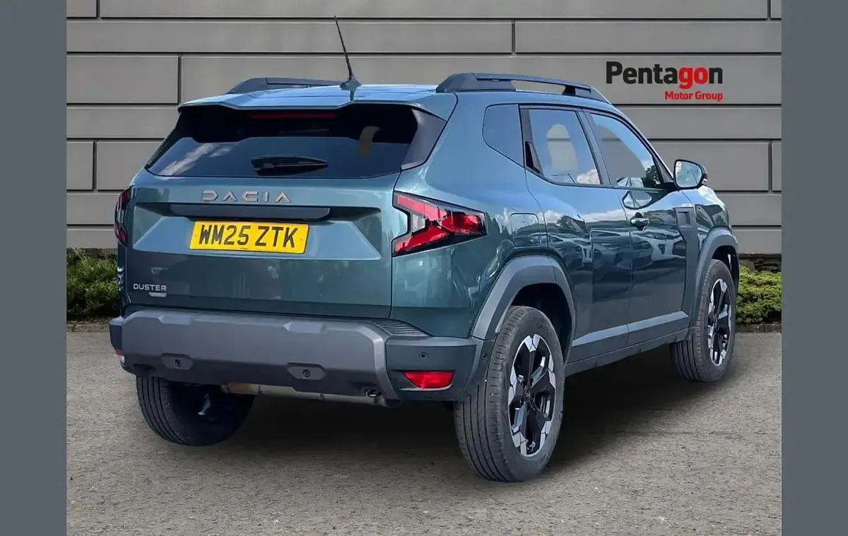 Used Dacia Duster Extreme 143 HP (105 kW) 2025 Green SUV