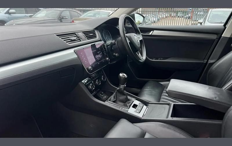 Used Skoda Superb SE Technology 150 HP (110 kW) 2019 Black Estate