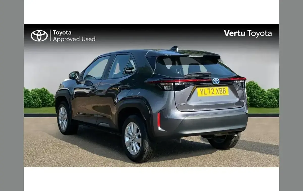 Used Toyota Yaris Cross 113 HP (83 kW) 2022 Grey SUV