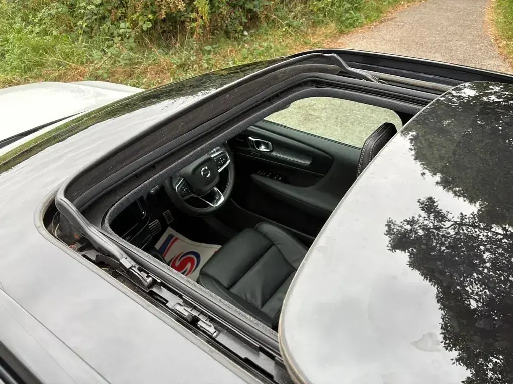 Used Volvo XC40 300 kW (408 HP) 2021 White SUV