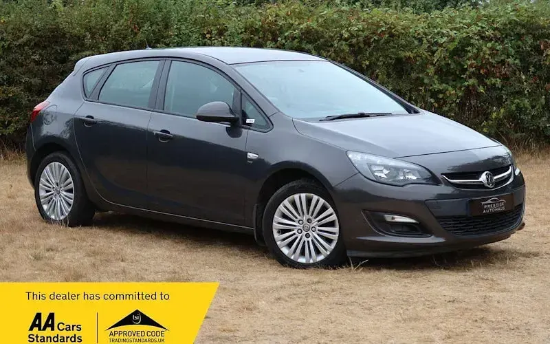 Used Vauxhall Astra 116 HP (85 kW) 2013 Hatchback