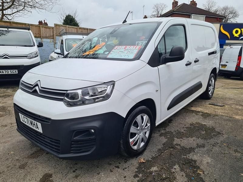 Used Citroën Berlingo 75 HP (55 kW) 2021 White MPV