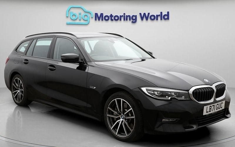 Used BMW 330e Sport Line 292 HP (214 kW) 2022 Black Estate