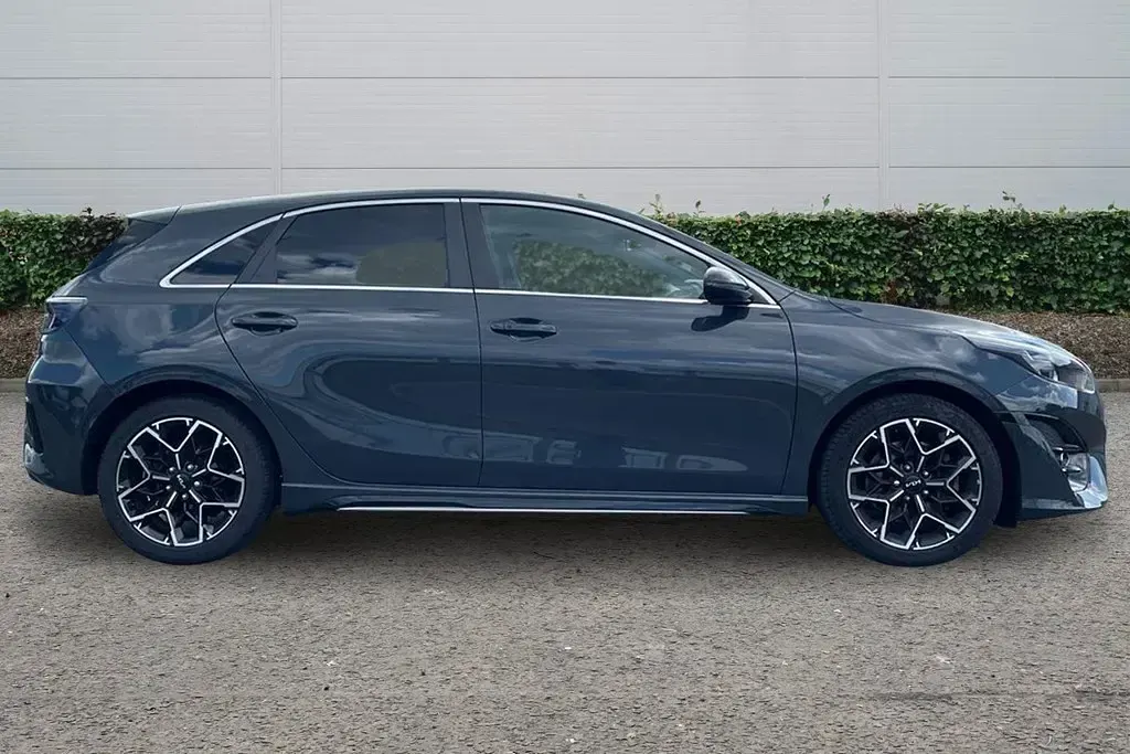 Używany Kia Ceed GT-Line 2022 Szary Hatchback
