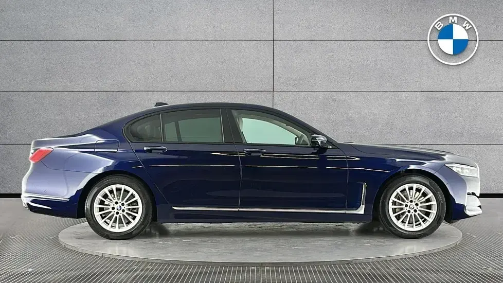 Gebraucht BMW 730 Comfort Edition 282 PS (207 kW) 2022 Blau Limousine